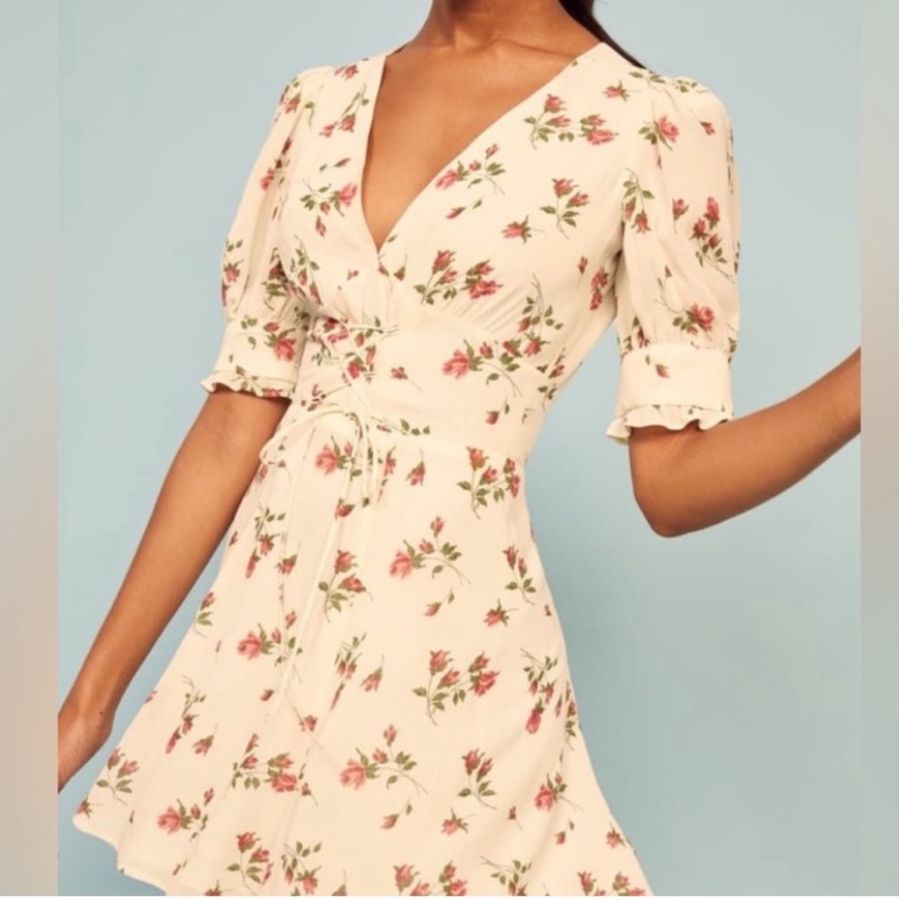NWOT Reformation Steph dress in Florence Floral cream and red size 2